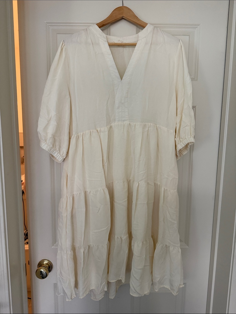 Entry Cream Tiered V-Neck Women's Dress Large